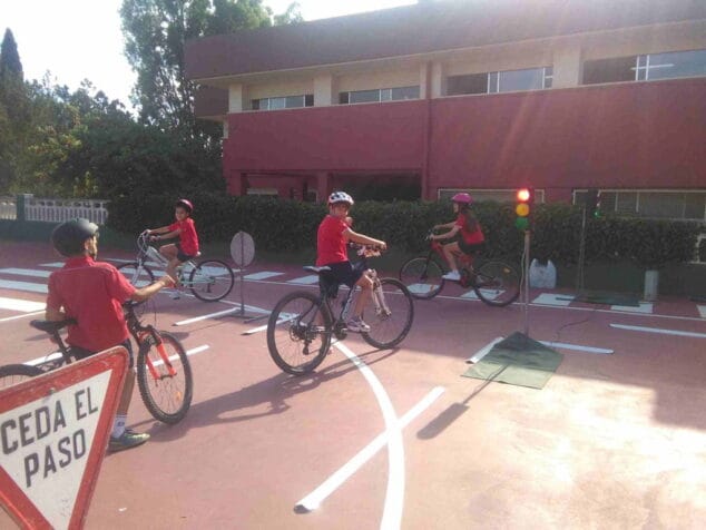 La bicicleta, el mejor medio para que los escolares aprendan educación vial 6 educacion vial en los colegios de denia