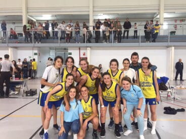equipo junior femenino tras ganar al castellon
