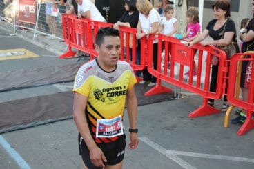 Humberto Chicaiza tras cruzar la meta