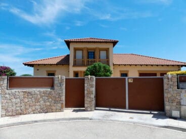 impresionante chalet a la venta en denivan