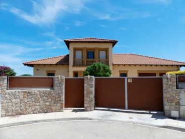 impresionante chalet a la venta en denivan