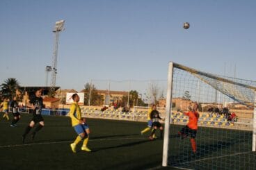 javi en boca de gol ante la ud castellonense