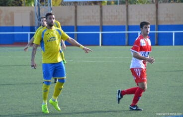 javi jugando ante el alcoyano b