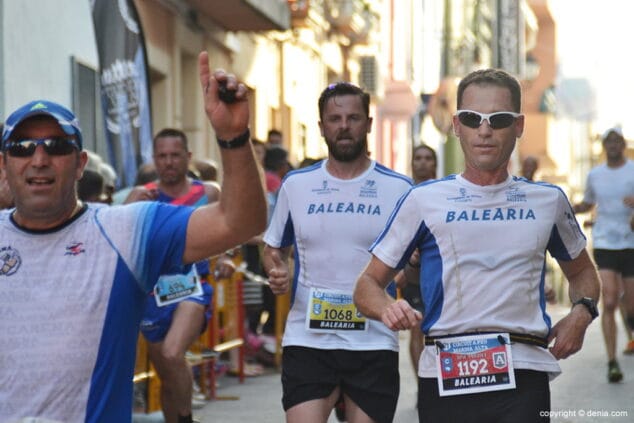 jose miguel navarro entrando en meta