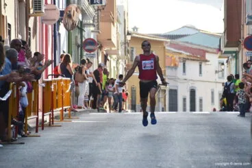 Juan Gimeno entrando en meta