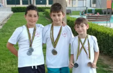 julian tamayo pau agudo y hector tamayo con sus medallas