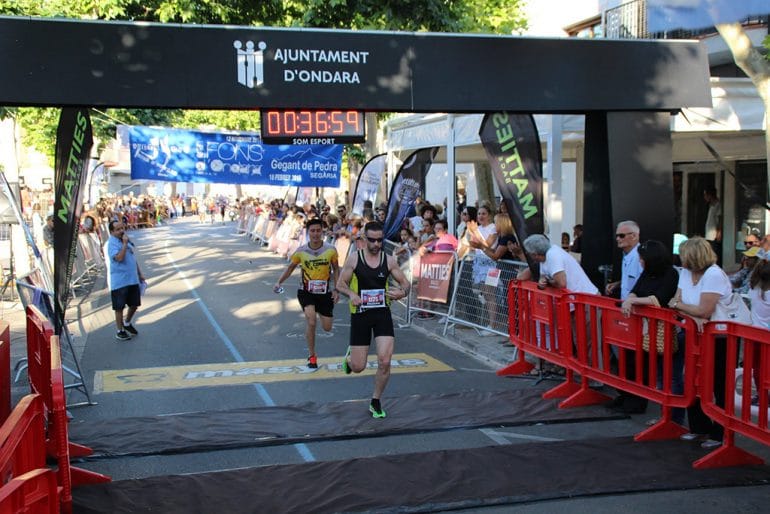 Kevin Chicaiza entrando en meta