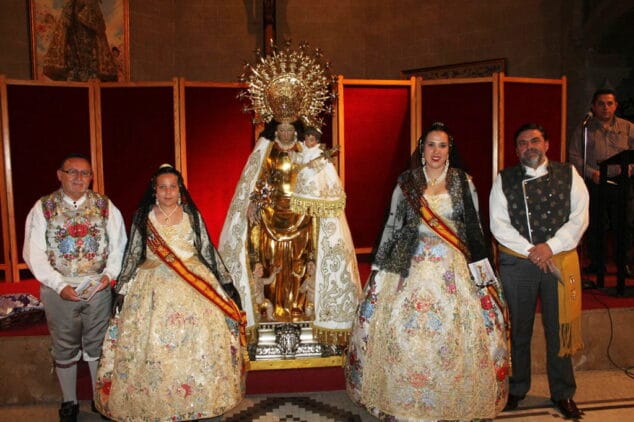 las falleras mayores de denia 2017 en el besamanos de la virgen