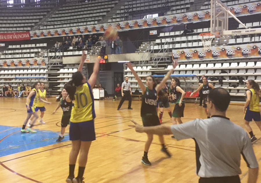 las juniors dianenses jugando en castellon