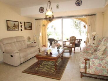 Luminoso salón Property Finder Spain