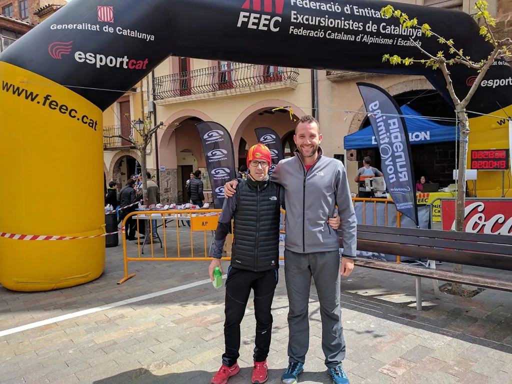 Aida Pérez vencedora absoluta en el 'Trail dels Senglars' de Favara 3 marc banuls junto a ricard perez minana