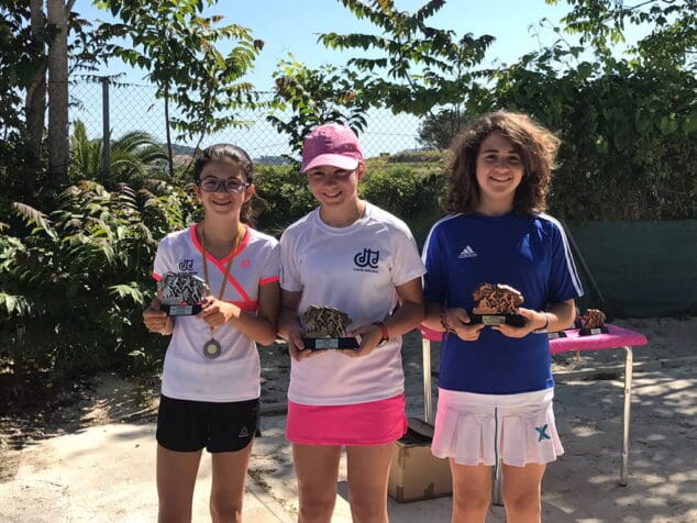 marina iborra junto a lucia ferri y ana pastor