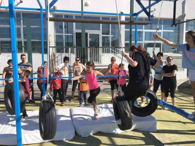 El Centro Deportivo Dénia vivió una intensa actividad con la celebración de la 'SpartanMom' 5 pasando neumaticos en la spartanmom
