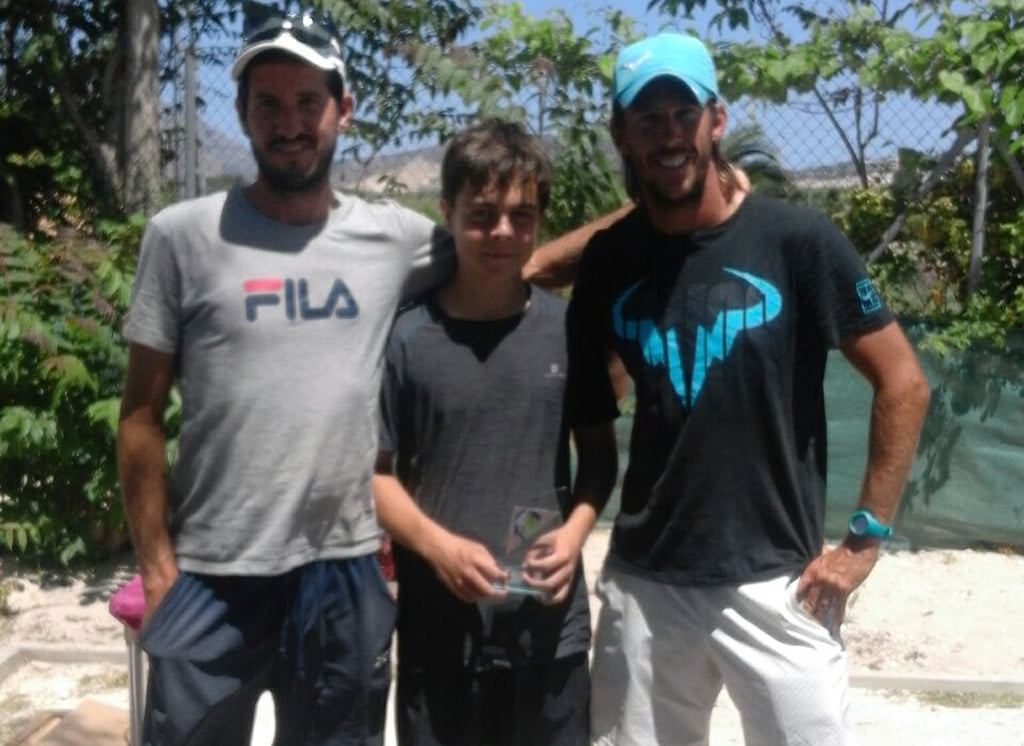 Pau Bisquert junto a Joey McManus y Andrés Fernández