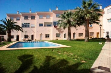 piscina comunitaria del adosado euroholding