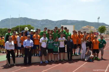 Podio Futbol Sala con Calpe como campeón