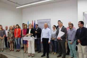 Reunión de la consellera con los alcaldes para hablar de la AP7