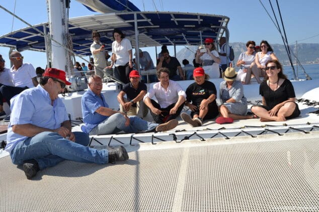 02 denia pesca turisme autoridades en el catamaran