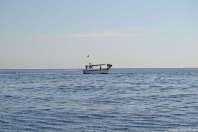 03 denia pesca turisme barco de pesca fliper en denia