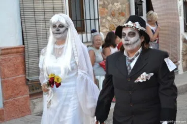 Dansà Grotesca Santíssima Trinitat Dénia – Novios cadáver