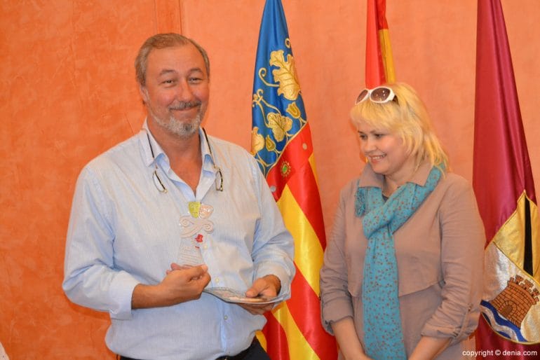Recepción a los miembros de compañías de teatro internacional en Dénia - reconocimiento a Mario Passero