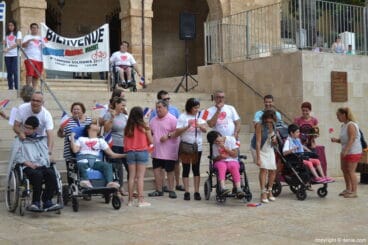 Ciclistas solidarios a favor de Condenados Al Bordillo – esperando a los ciclistas