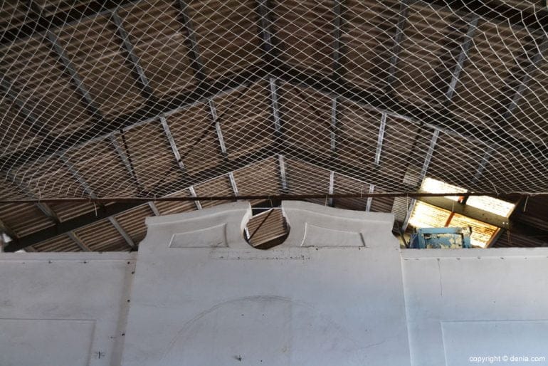 Obras de rehabilitación de la antigua lonja de Dénia - muro de separación