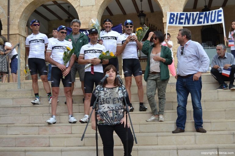 Ciclistas solidarios a favor de Condenados Al Bordillo - palabras de Cristina Morera