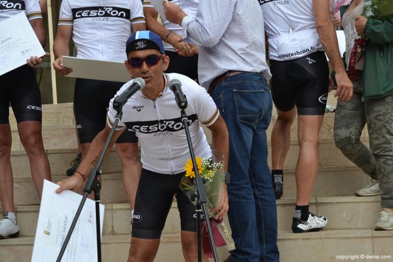 Ciclistas solidarios a favor de Condenados Al Bordillo - agradecimiento de los ciclistas