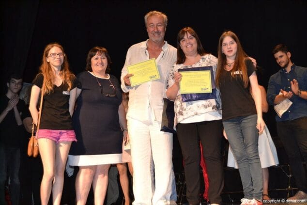 23 cloenda de la 27 mostra de teatre ciutat de denia agradecimiento de la asociacion tdah