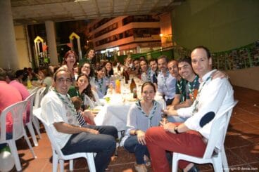 Cena 35 aniversario Juniors L’Assumpció Dénia – monitores cenando