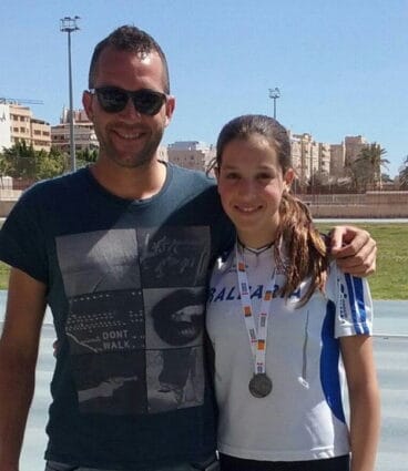 angela molto junto a su entrenador