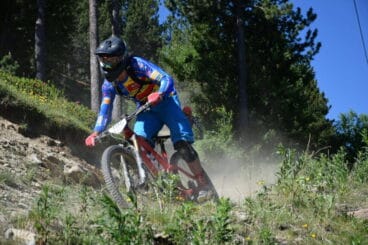 ciclista de la union ciclista montgo ulb durante una prueba