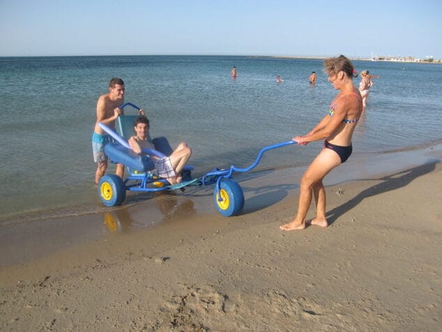 comienza el verano para los usuarios de condenados al bordillo