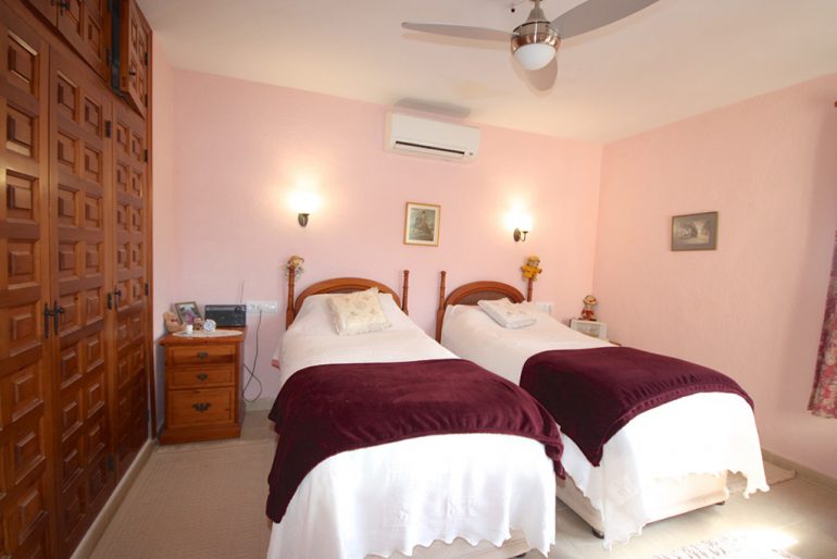 Dormitorio doble Property Finder Spain