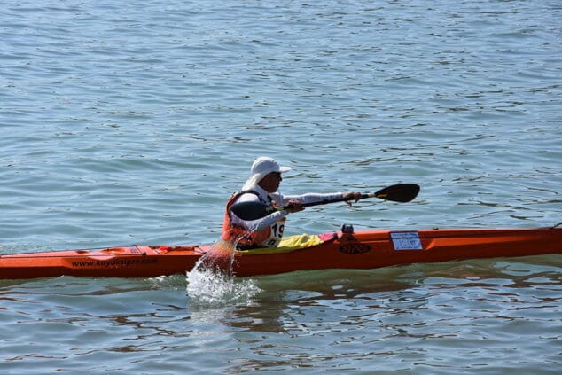 el veterano juan carlos perez en su kayak