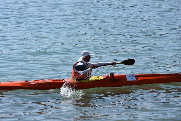 El veterano Juan Carlos Pérez en su kayak