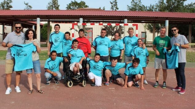 entrega de samarretes a l'equip de la marina alta