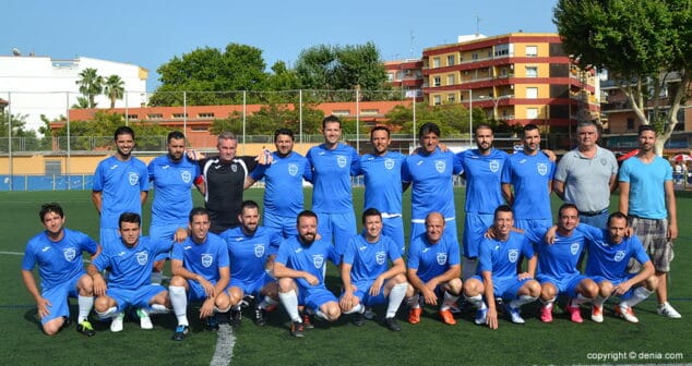 Aprosdeco valoró positivamente la 'Tarde del fútbol por la igualdad' disputada en el Rodat 5 equipo denia veteranos