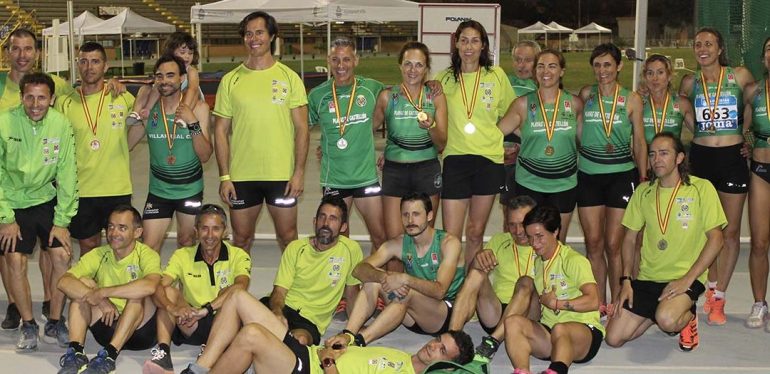 Equips de Veterans del Platges de Castelló amb Lili Riva i Mayca Sala