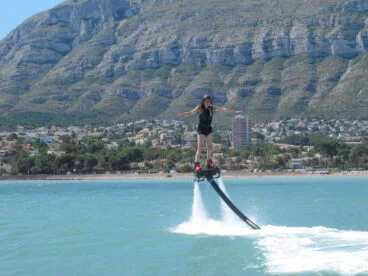 Flyboard en el Centro de Actividades Náuticas Marina de Dénia