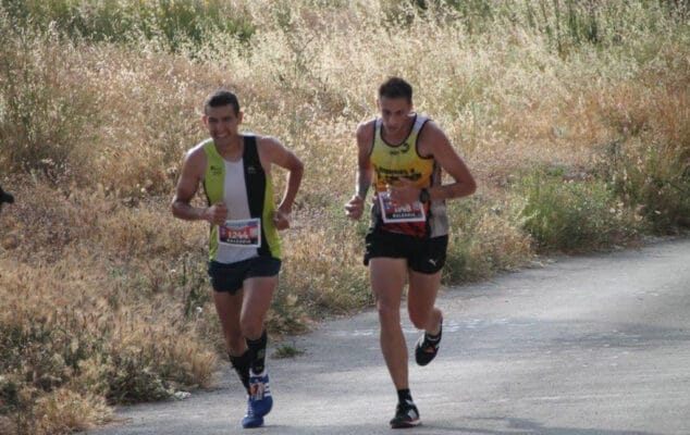 fran lopez junto a moha younes en benissa
