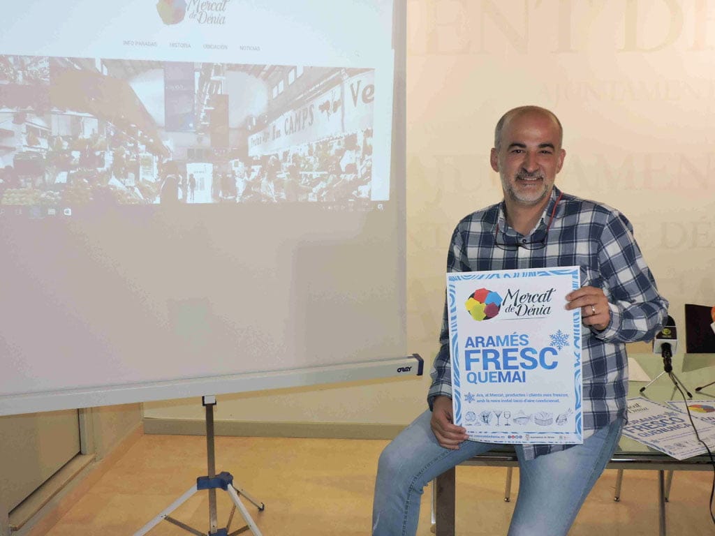 javier scotto presenta la nueva imagen del mercat municipal en internet