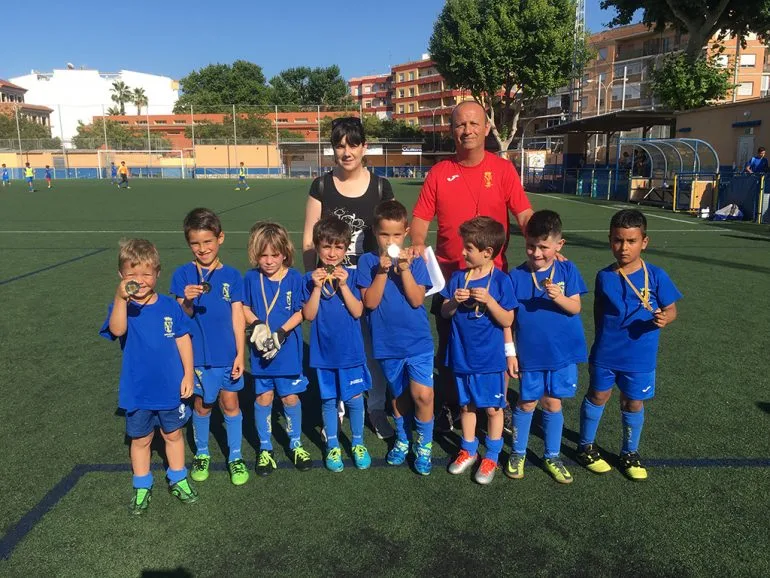 José Vengut con su equipo querubín