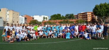 Los equipos participantes en el partido benéfico