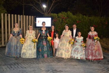 melani i carla amb les noves bellees del foc de sant vicent del raspeig