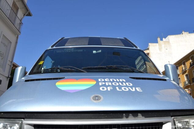 mensaje en el autobus de la diversidad sexual