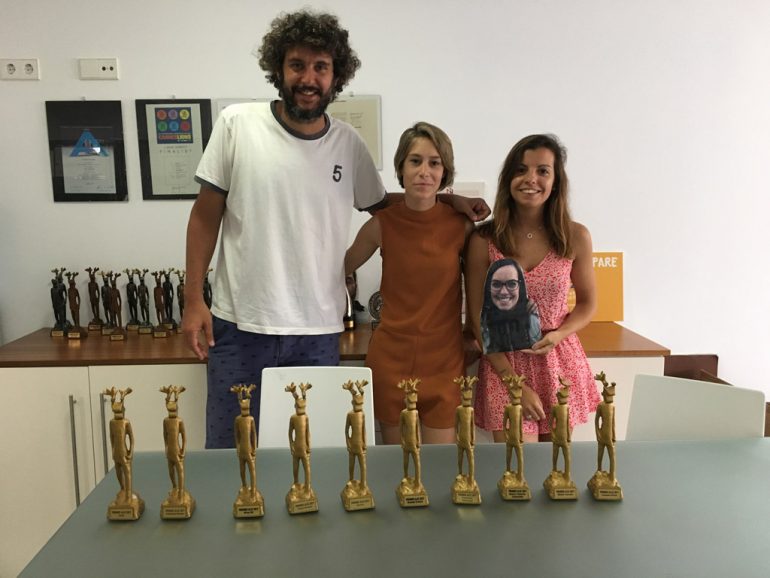 Miembros de Sapristi con sus premios Alce
