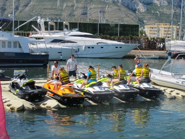 motos acuaticas en marina de denia