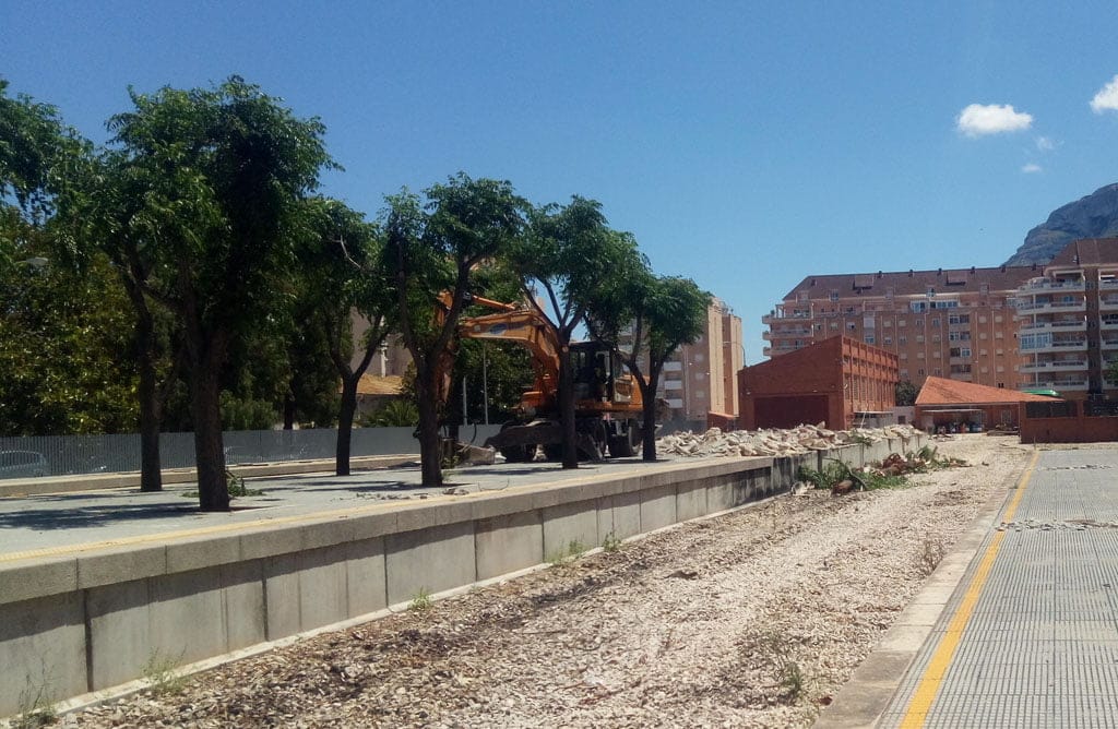 FGV licita la redacción de proyectos de renovación de vía entre Teulada y Dénia 1 obras en la estacion de tren de denia